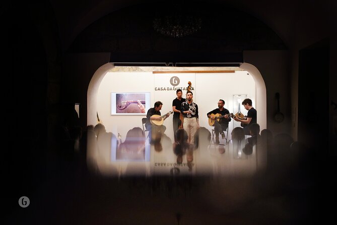 Fado by Casa da Guitarra - Is one hour enough for fado?