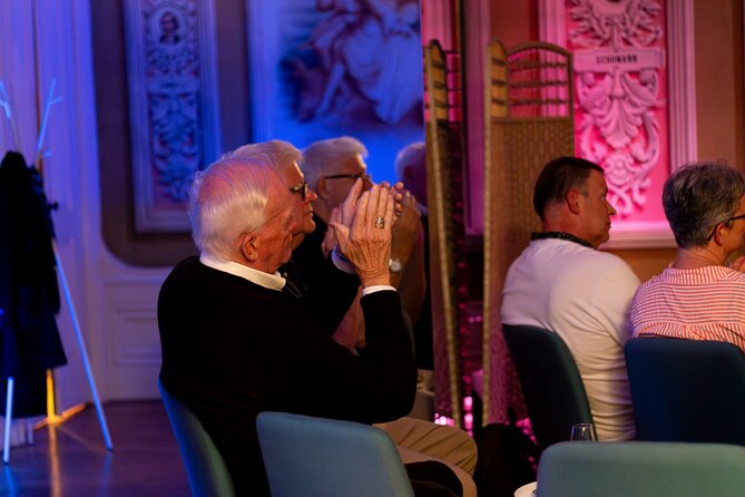 Fado Concert in one of Porto's most beautiful houses! - Port wine, pastry, and the age rule