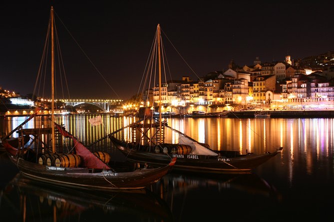Fado Dinner Show and Night Lights Tour in Porto - Porto by night, from avenues to the Atlantic