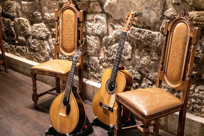 Fado Half Day Guided Tour with Dinner and Live Show in Lisbon - Hearing the live Fado performance