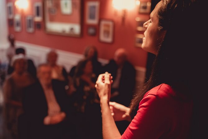 Fado Show with Port Wine at Historic Lisboa em Fado - Two singers, two guitars, and no microphones