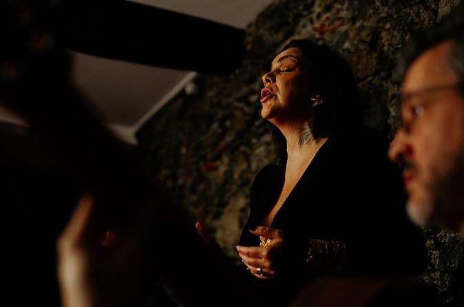 Fado Show with Wine and History in Madeira - The small room and what it means for comfort