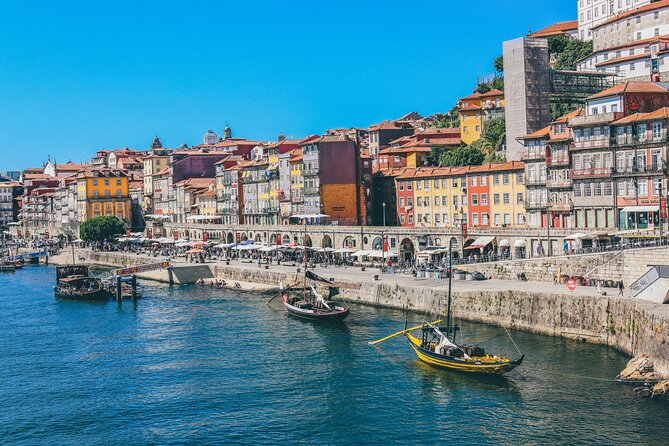 Fado Tour with Guide, Dinner & Live Show in Porto - Timing, meeting point, and walking demands