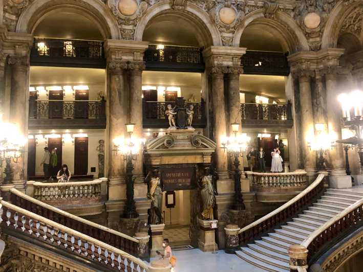 Family-friendly treasure hunt at Opera Garnier - Turning the Opéra Garnier into a family mystery