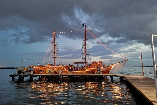 Feel the love on a romantic dinner at Cancun sea, with live music and open bar. - A note about the Spanish galleon schedule