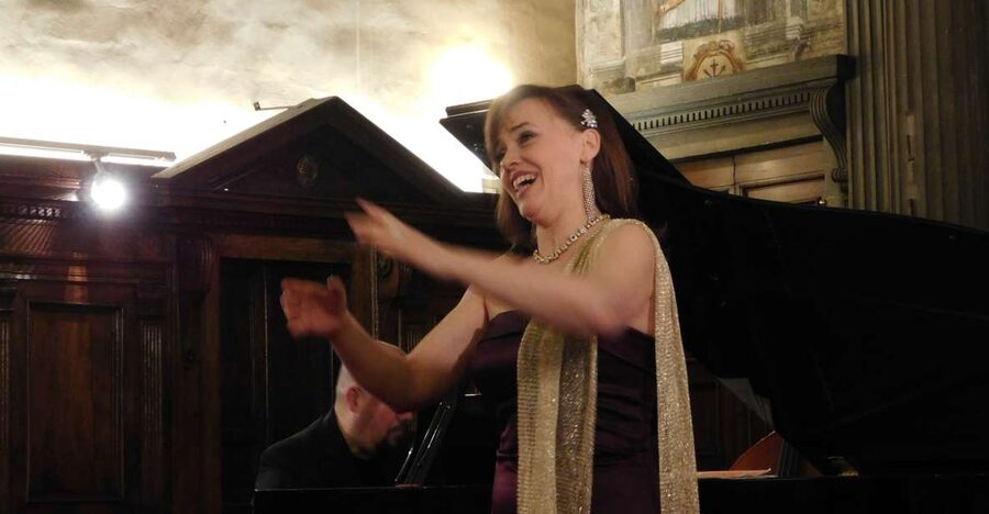 Florence: Pizza Dinner and Opera Arias Concert - A Florentine evening built around food and music