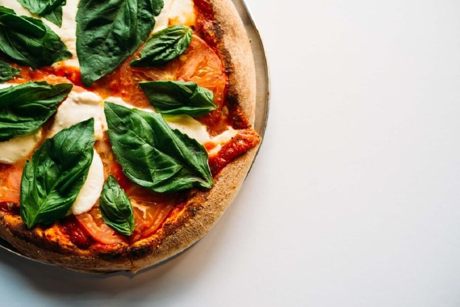 Florence: Pizza Dinner and Opera Arias Concert - The short walk to Santa Monaca Church