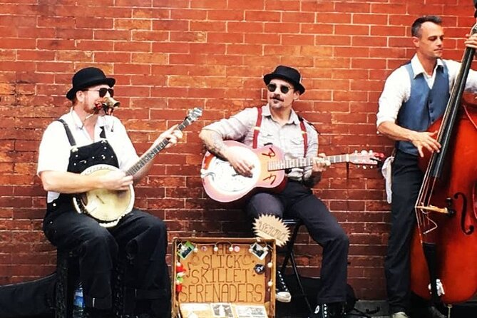 French Quarter Shrimp Boil & Live Music - Live music and the balcony setting