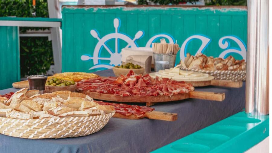 From Magaluf: Palma Bay Sightseeing Cruise with Live Music - Passing the port and Marivent Palace