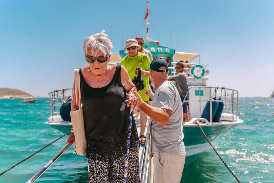 From Magaluf: Palma Bay Sightseeing Cruise with Live Music - Space, comfort, and the onboard setup