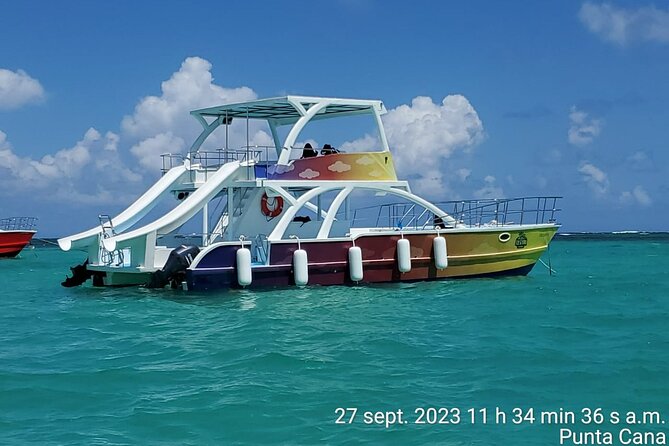 From Punta Cana: Party Boat + Snorkeling Live Music Drink Open B - How the group size affects your afternoon