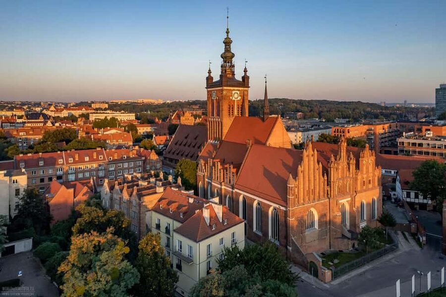 Gdansk: Chopin's Piano Concert by Candle Glow - A 50-Minute Program With a Different Shape Each Day