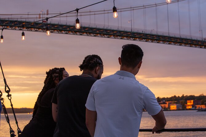 Halifax Sunset Cruise Ft. a Live Musician - Finding the best place for sunset photos