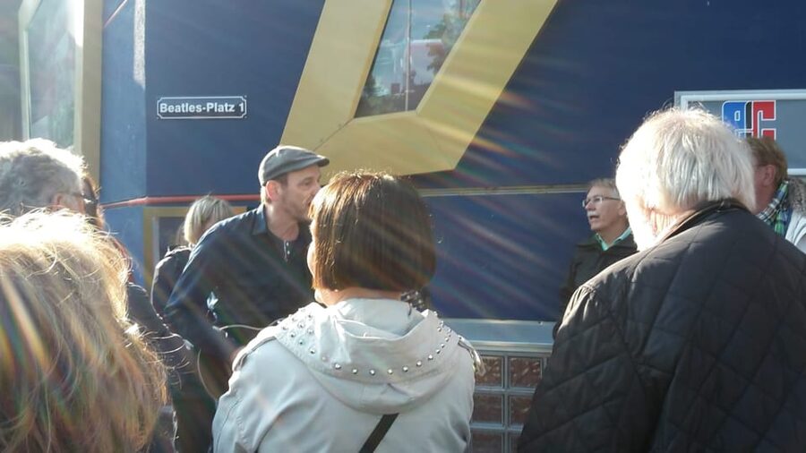 Hamburg: St. Pauli Walking Tour with Live Music - Why St. Pauli works best with music in your ears