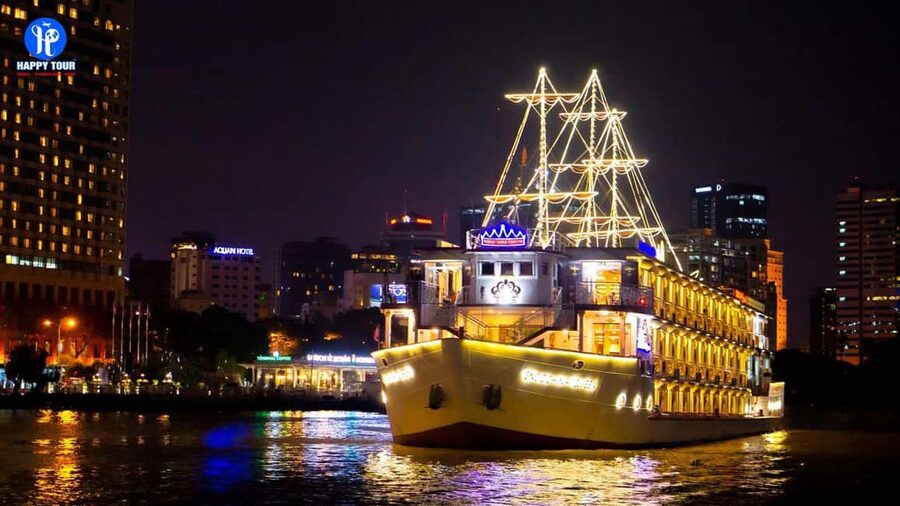 Ho Chi Minh: Saigon River Dinner Cruise with Live Music - Service and the Saigon Princess crew