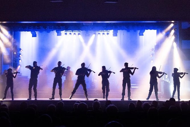 Hughes Music Show in Branson - Planning your evening at 8 p.m.