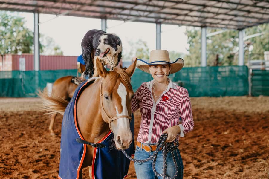 Katherine: Authentic Outback Show and Live Music - What happens inside the shaded arena