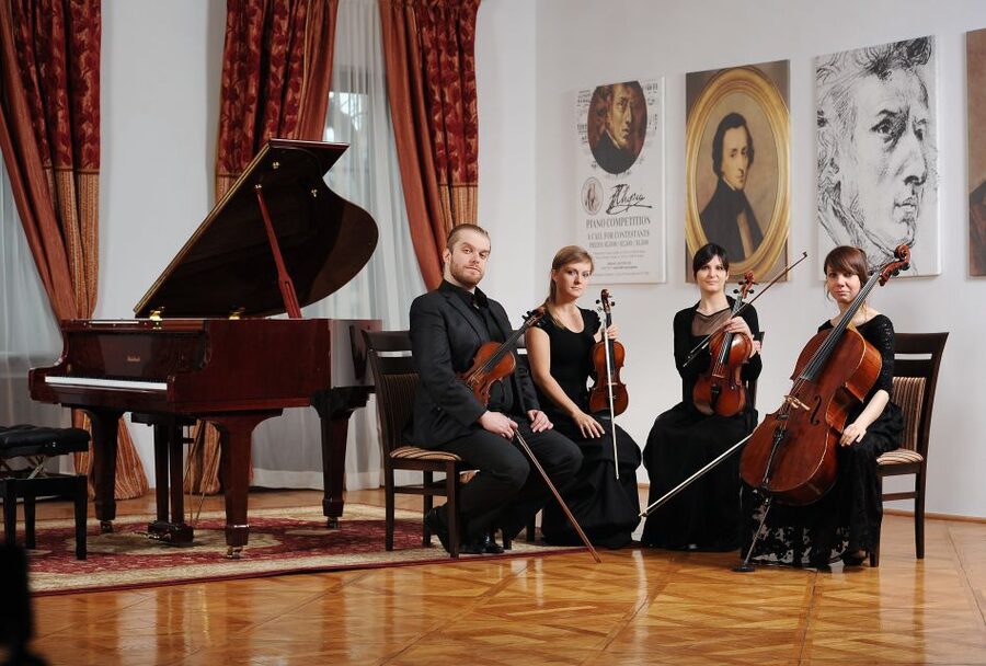 Krakow: Christmas Music Concert With Wine - Finding Sławkowska 14 and getting upstairs