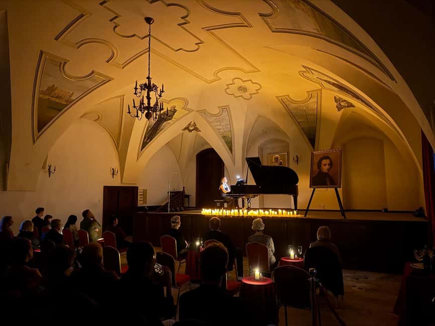 Krakow: Frédéric Chopin Classical Music Candlelight Concert - A candlelit Chopin concert beneath Wawel Castle