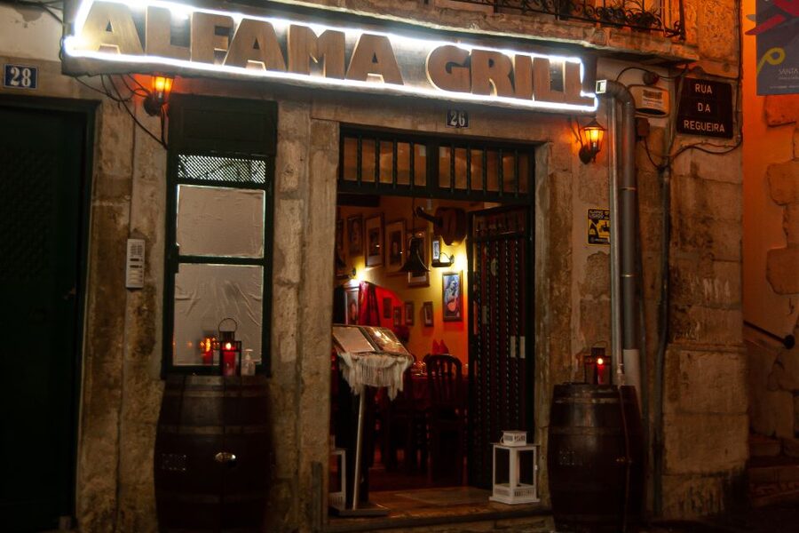 Lisbon: Alfama Tour and Live Fado with Traditional Dinner - Who should book this evening?