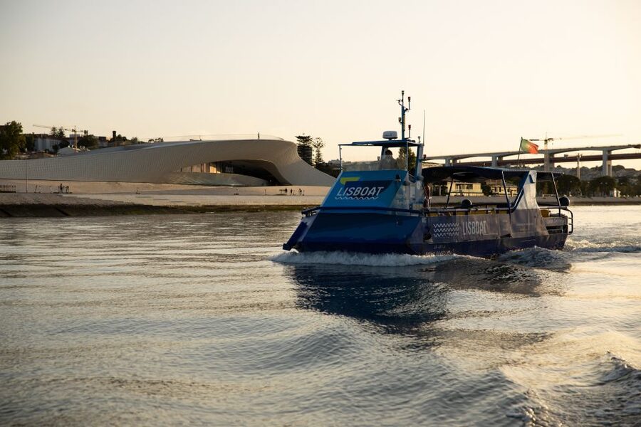 Lisbon: Boat Cruise with Live Fado Performance and a Drink - Practical booking advice for your Lisbon schedule