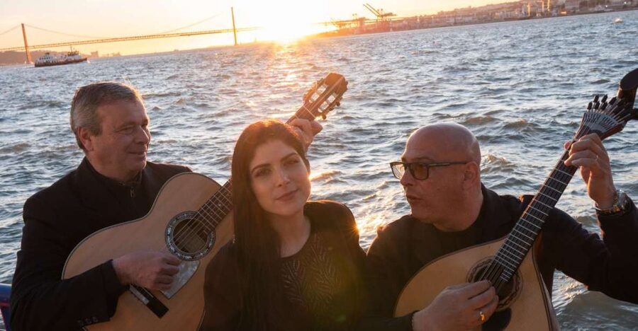 Lisbon: Boat Cruise with Live Fado Performance and a Drink - Fado and the Tagus in one compact outing