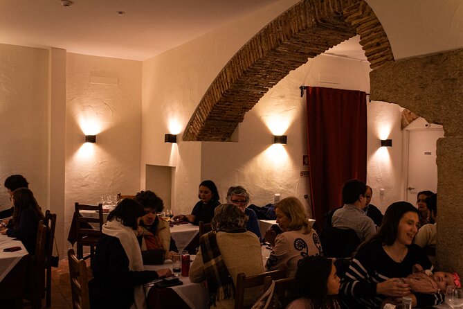 Lisbon: Dinner with Rising Stars of Fado at Canto do Poeta - What you can expect from the Fado program