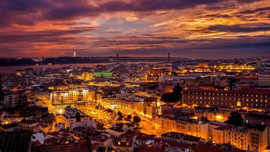 Lisbon: Evening City Tour with Dinner and Live Fado Show - Lisbon from its viewpoints