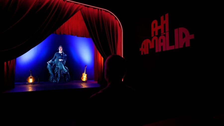 Lisbon: Experience the Queen of Fado at AH AMÁLIA - One hour, with a price that depends on your ticket