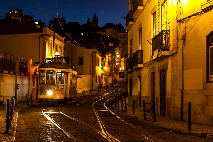 Lisbon: Fado Experience Private Tour - A six-hour night built around Fado