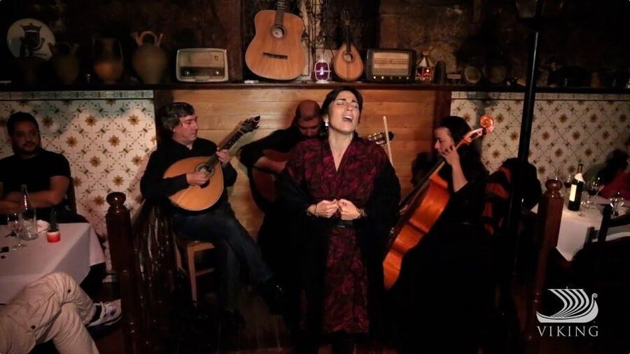 Lisbon: Fado Experience Private Tour - Walking through Alfama before the singing begins
