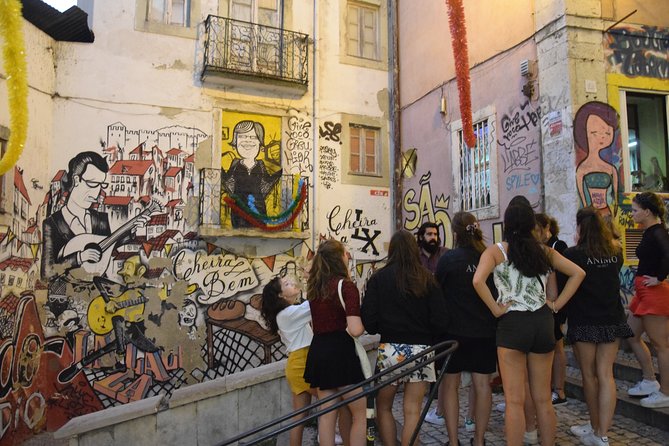 Lisbon Fado Experience: Walking Tour, Dinner and Live Music Show - Why Fado makes a better evening than a standard dinner show