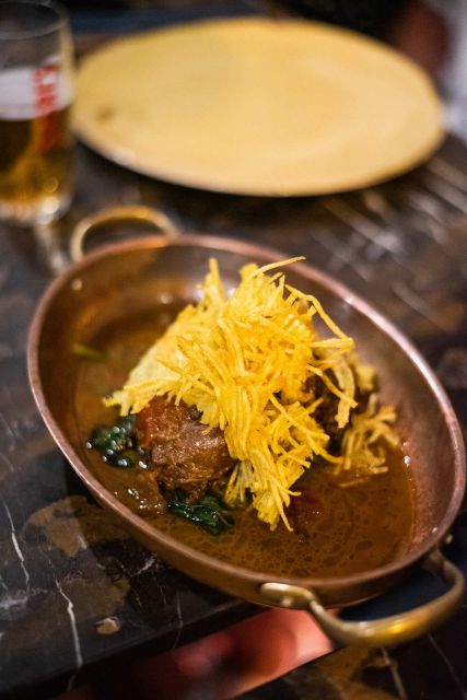Lisbon: Fado & Food Tour with Live Show & Traditional Dinner - Walking through Alfama and Mouraria