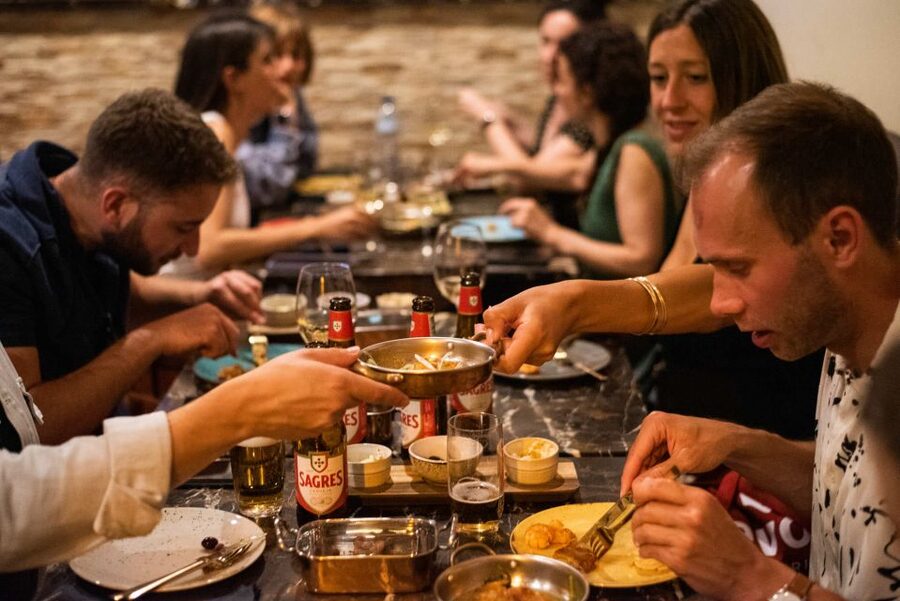 Lisbon: Fado & Food Tour with Live Show & Traditional Dinner - Dinner and live music at O Segredo DAlfama