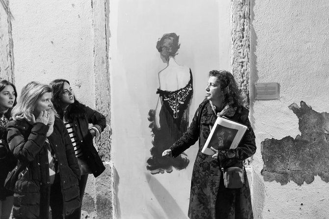 Lisbon Fado Walking Tour (with a Fado singer) - Alfama, wine, snacks, and the final show