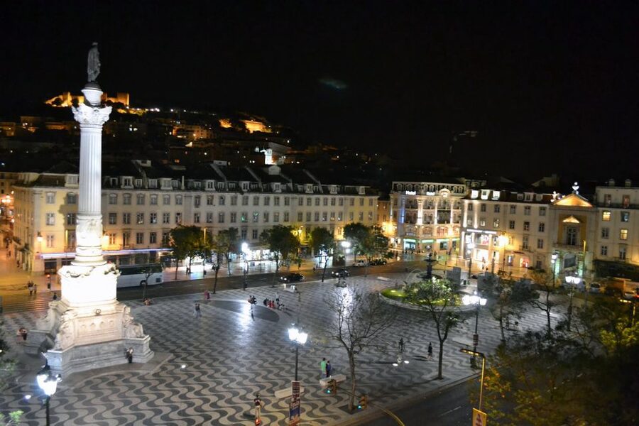 Lisbon: Half-Day Night Group Tour w/ Fado Dinner Show - Jerónimos Monastery and Belém Tower after sunset