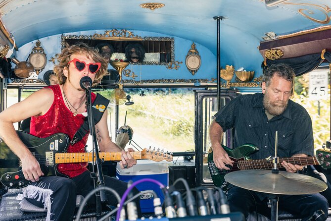 Live Music and Brewery Bus | LaZoom Tours - Live Music Is the Main Extra