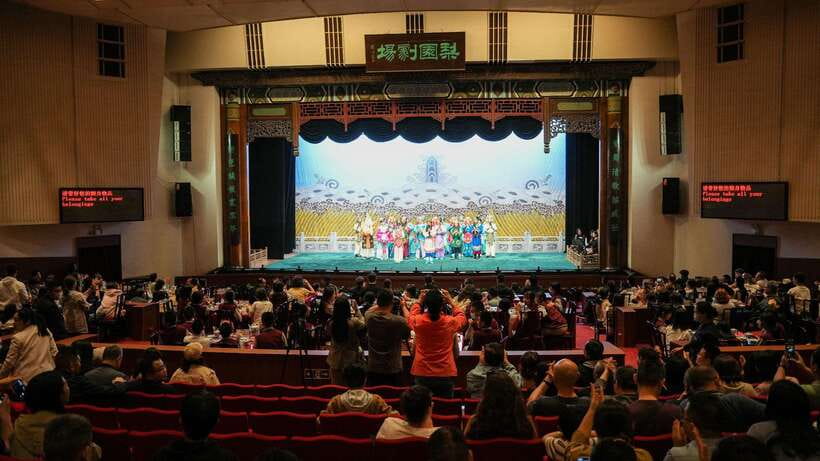 Liyuan Theater Beijing Opera Show Tickets - What happens during the one-hour show