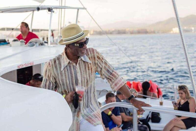 Los Cabos: Jazz & Wine Sunset Catamaran Cruise - Wine, Canapés, and a Premium Bar