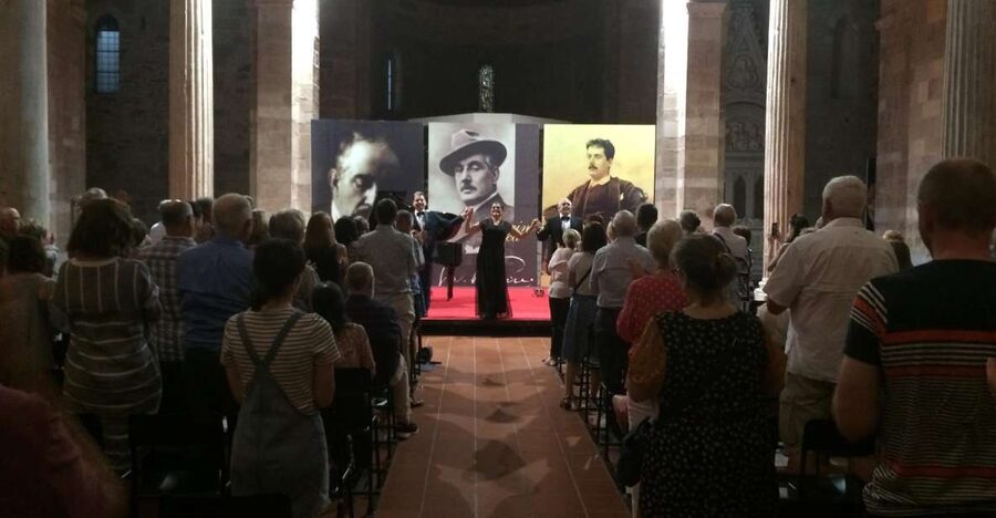 Lucca: Puccini Festival Opera Recitals and Concerts - Entering the ancient Church of San Giovanni