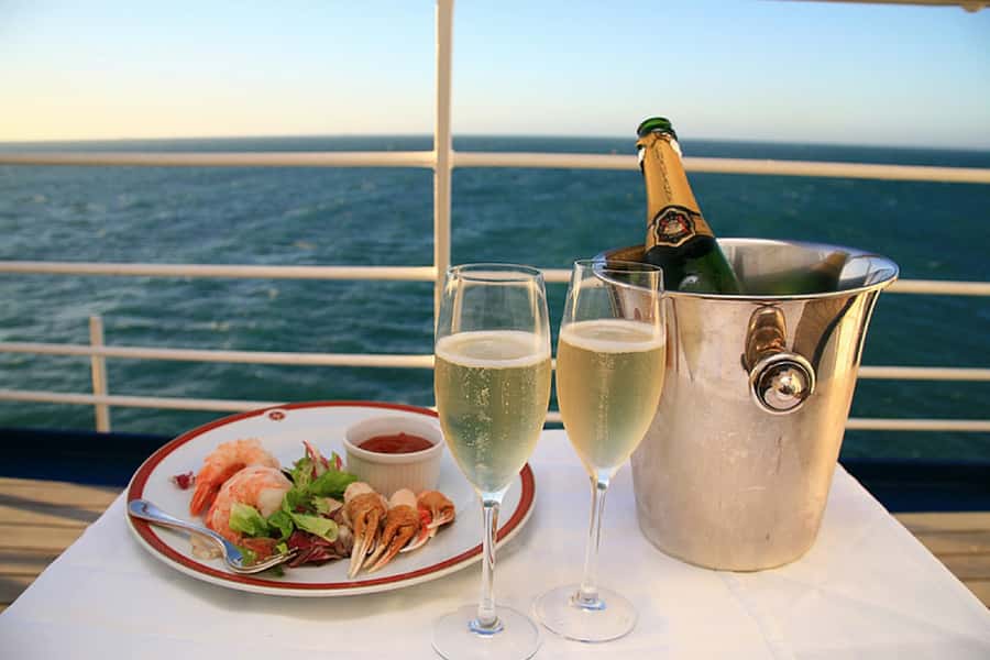 Lunch Cruise with Live Jazz on Sydney Harbour - Three hours of Sydney Harbour views