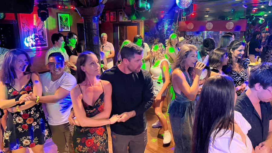 Mango's Miami: Salsa Lessons, Mojitos, Bites & Live Music - Key points at a glance