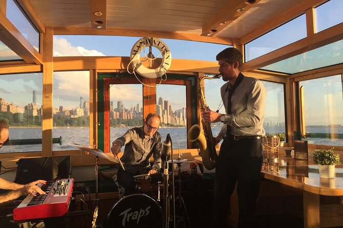 Manhattan Evening Jazz Cruise - Why this Manhattan jazz cruise works so well at night