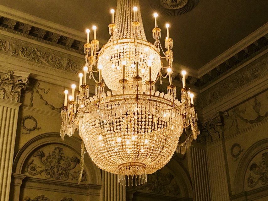 Master Concert in the Max-Joseph Hall in Munich - Entering the Residence at Residenzstraße 1