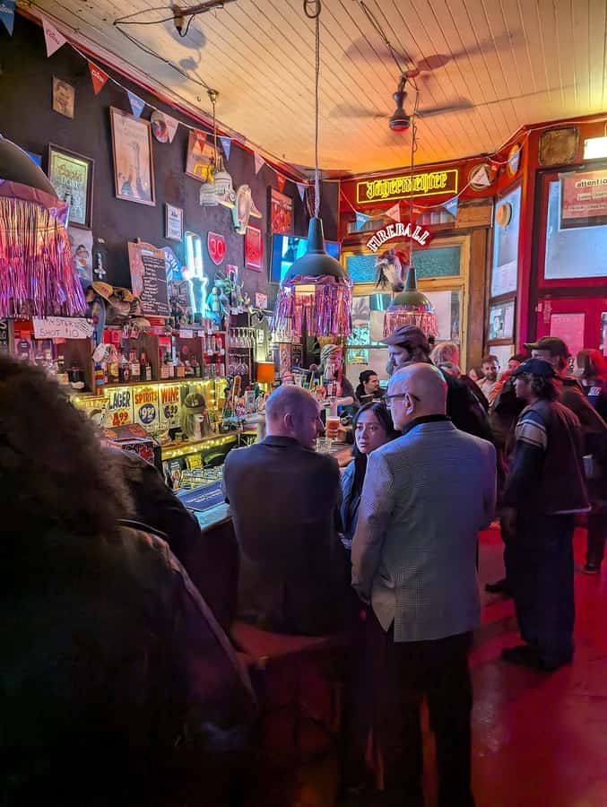 Melbourne Music Venue Pub Crawl with History + 2 Free Drinks - Who should book this evening?