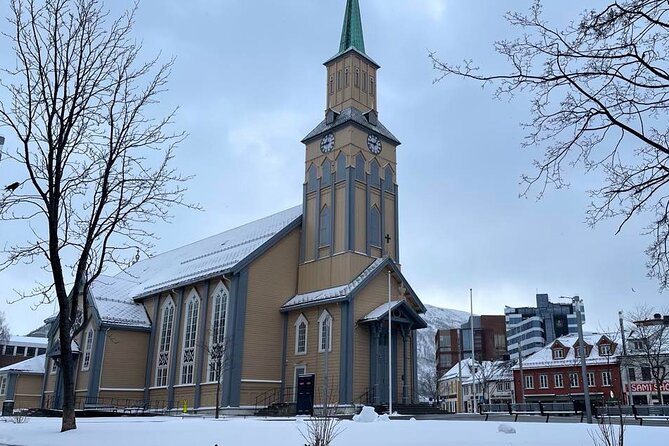 Midnight Concert in Tromsø Cathedral - A 23:00 concert in Tromsø’s yellow cathedral