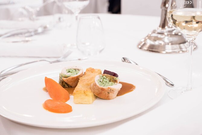 Mozart Dinner Concert in Salzburg - Who will enjoy this most?