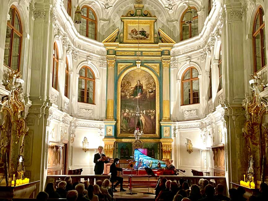 Munich: Classical Concert at the Residenz Palace - One hour inside the Hofkapelle