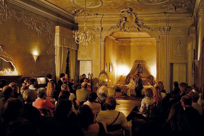 Musica a Palazzo 'Traveling Opera' Performance in Venice - Opera in a palace, not a conventional theater