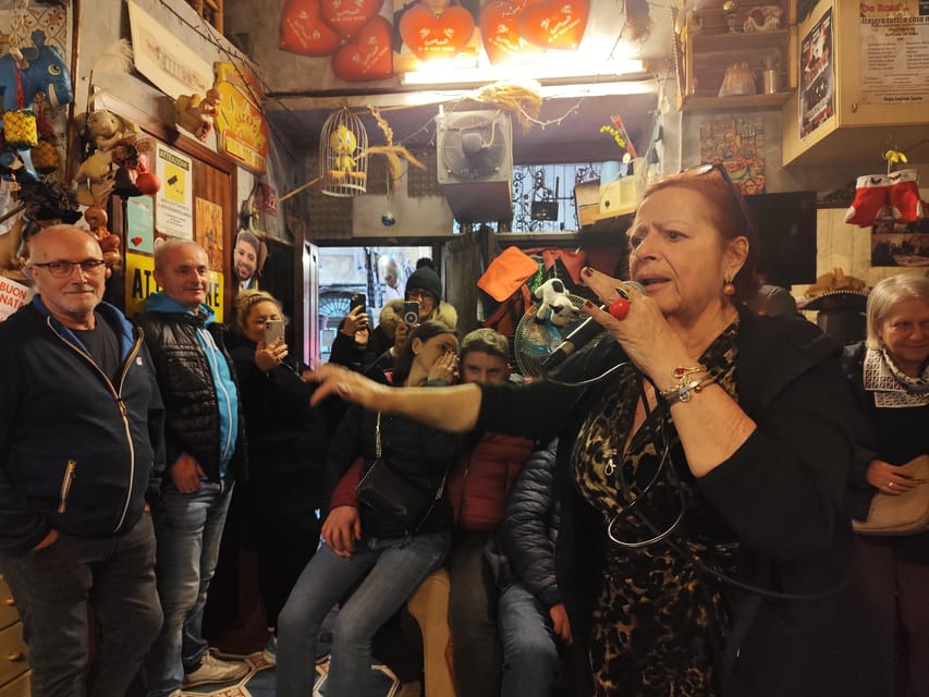 Naples: Authentic Family Home Lunch with Music Show & Spanish Quarters Tour - Starting under Toledo’s horse statue